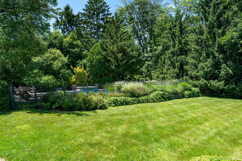5 Willow Run Road Greenwich, CT 06831