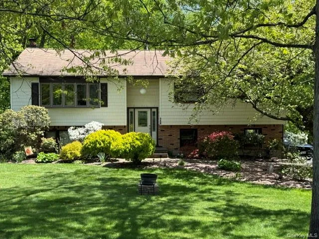 150 Schweizer Lane Bardonia, NY 10954