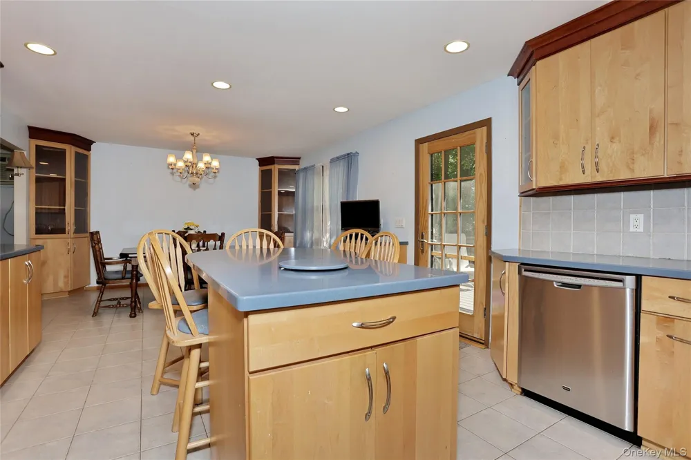 150 Schweizer Lane Bardonia, NY 10954