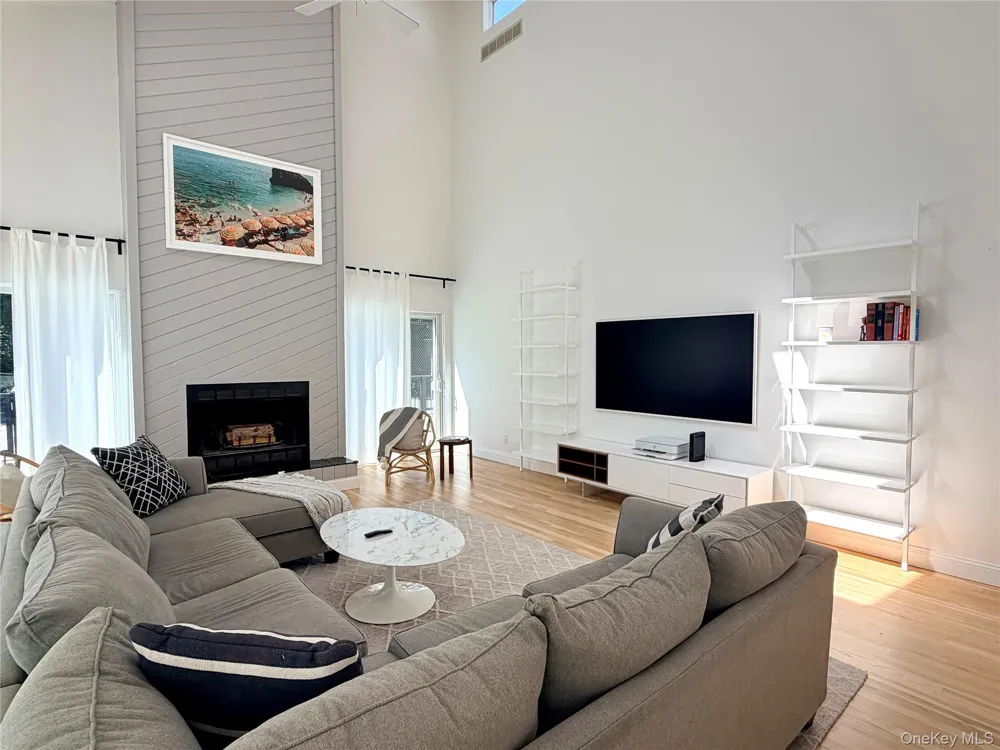 7 Midhampton Court Quogue, NY 11959