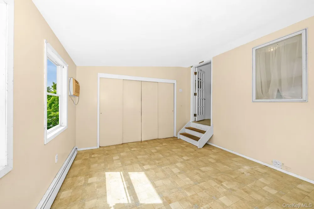 21 Lido Parkway Lindenhurst, NY 11757
