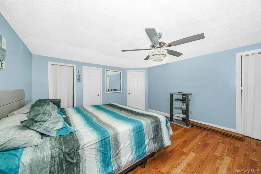 21 Lido Parkway Lindenhurst, NY 11757