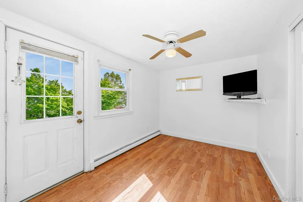 21 Lido Parkway Lindenhurst, NY 11757