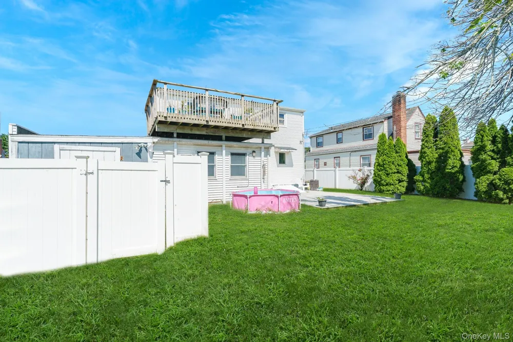 21 Lido Parkway Lindenhurst, NY 11757