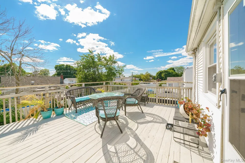 21 Lido Parkway Lindenhurst, NY 11757