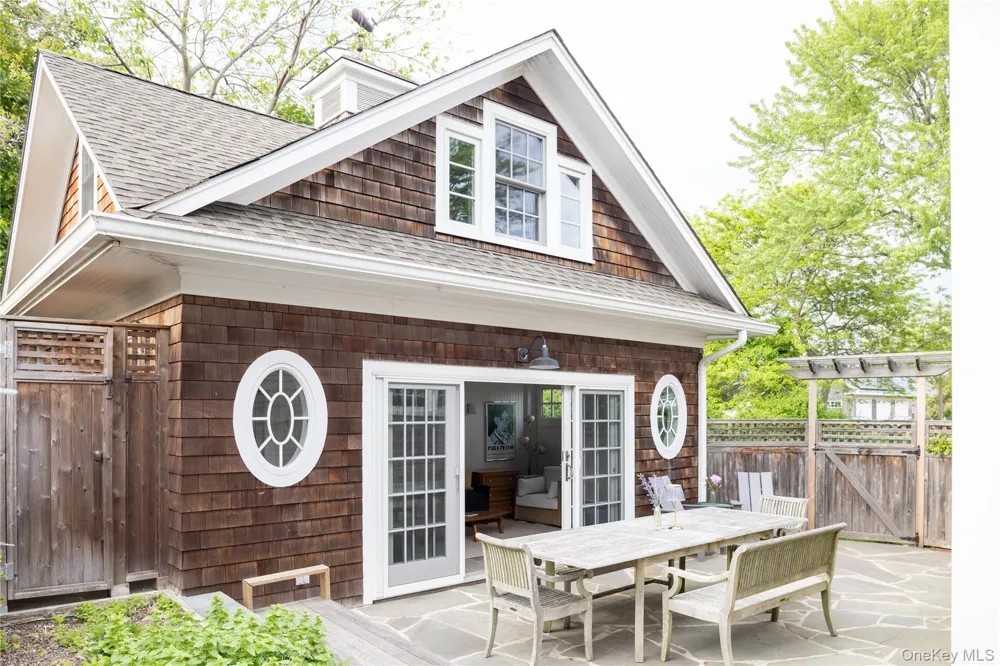 2395 Jackson Street New Suffolk, NY 11956