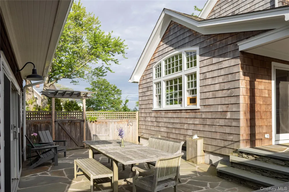 2395 Jackson Street New Suffolk, NY 11956