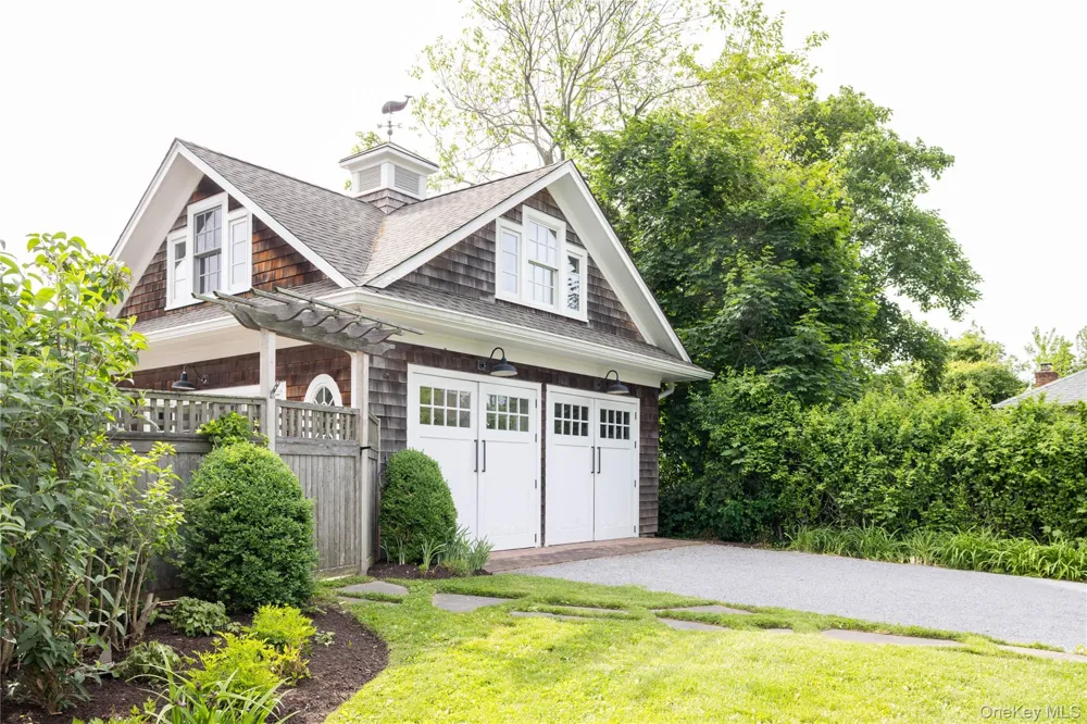 2395 Jackson Street New Suffolk, NY 11956