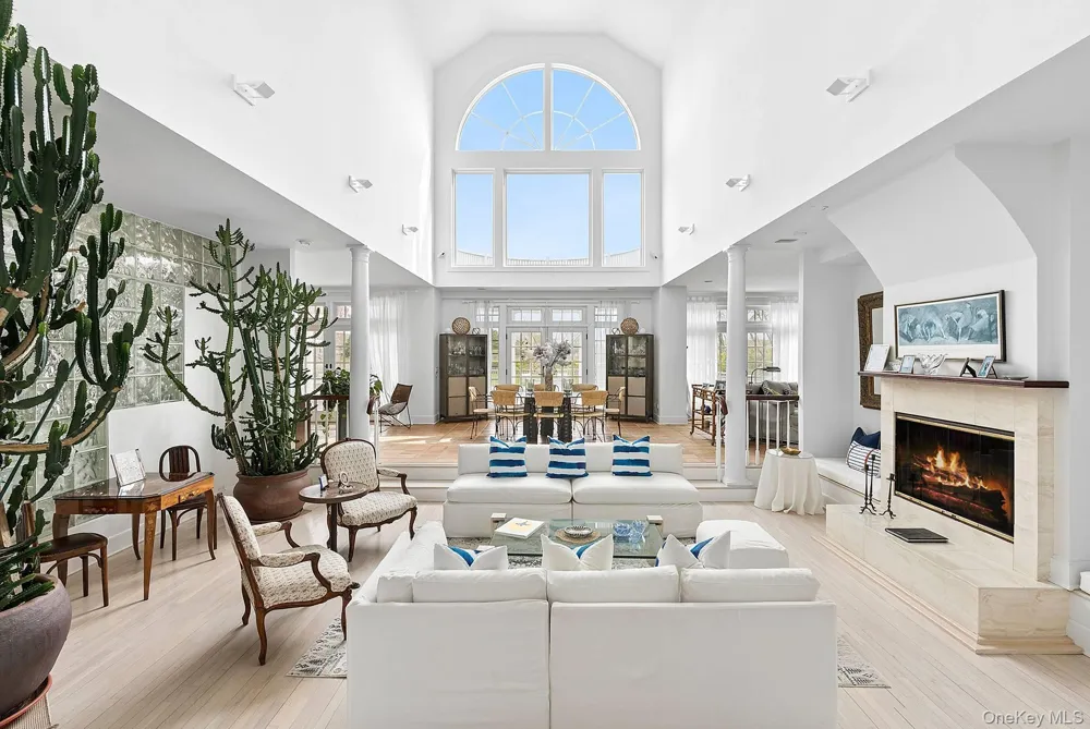 59 Farm Field Road Bridgehampton, NY 11932