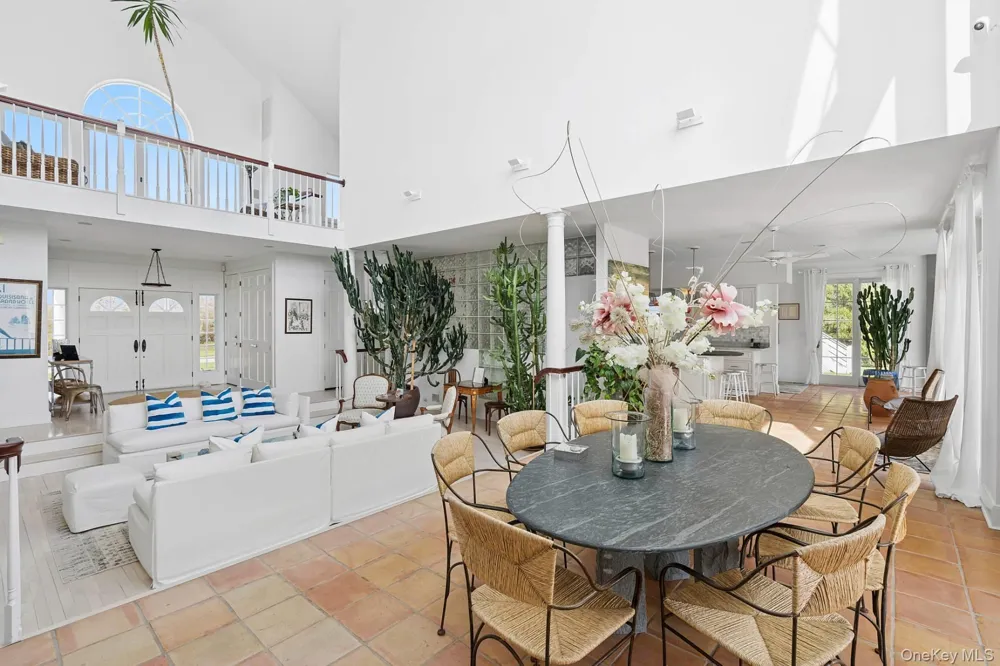 59 Farm Field Road Bridgehampton, NY 11932