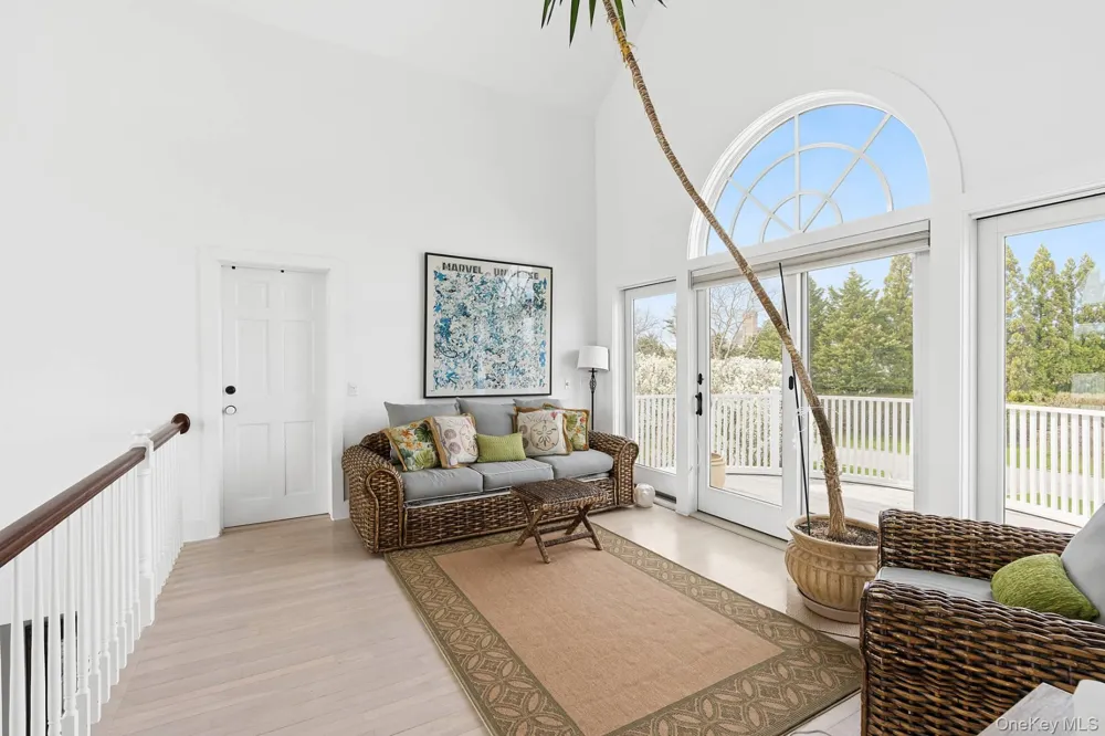 59 Farm Field Road Bridgehampton, NY 11932