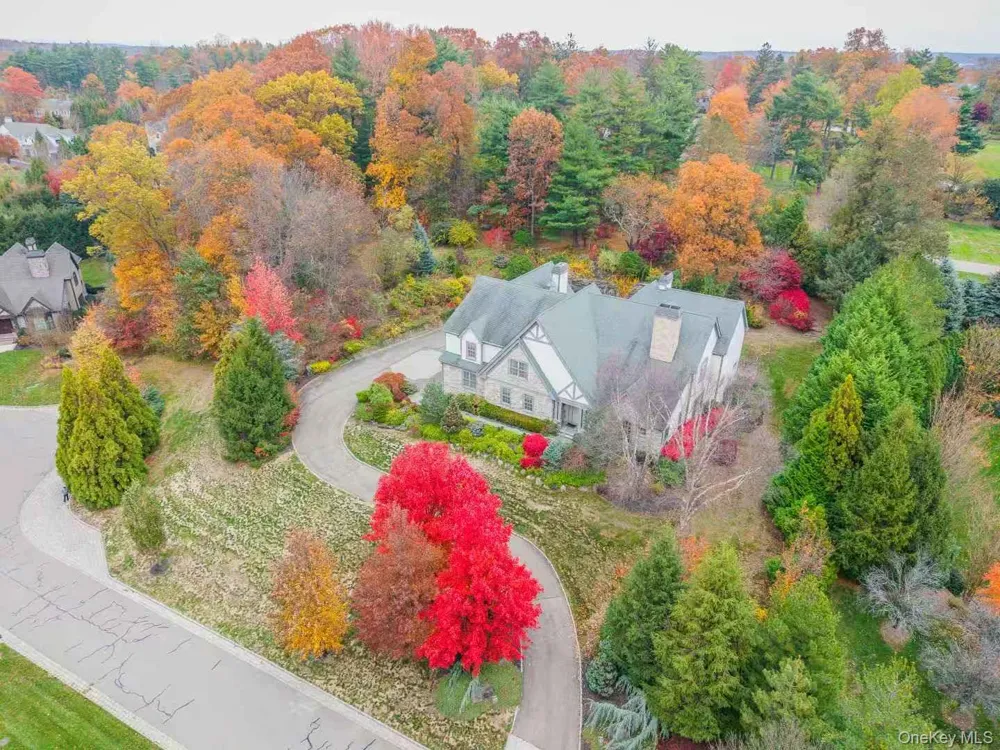 5 Westgate Road Muttontown, NY 11791