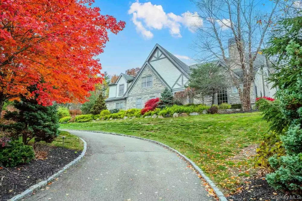 5 Westgate Road Muttontown, NY 11791