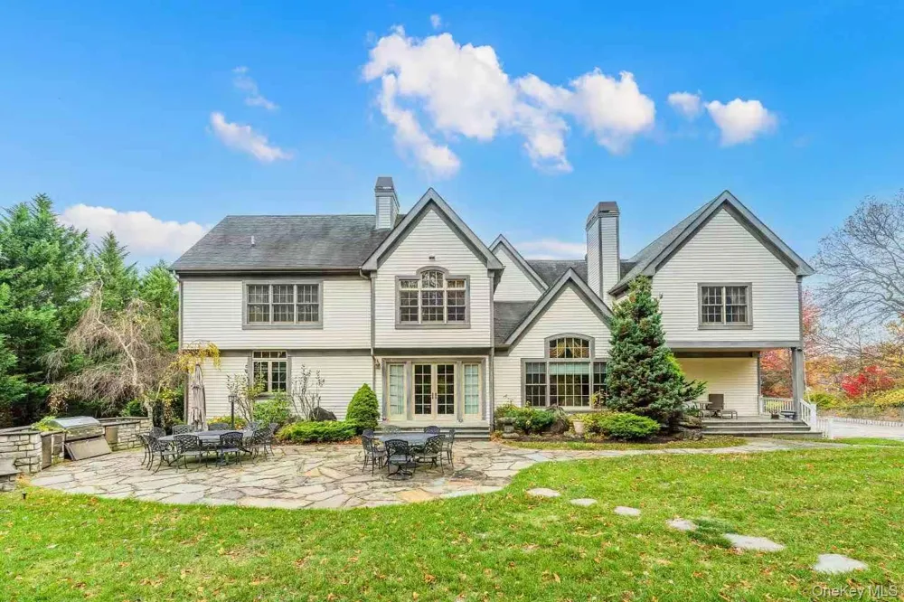 5 Westgate Road Muttontown, NY 11791