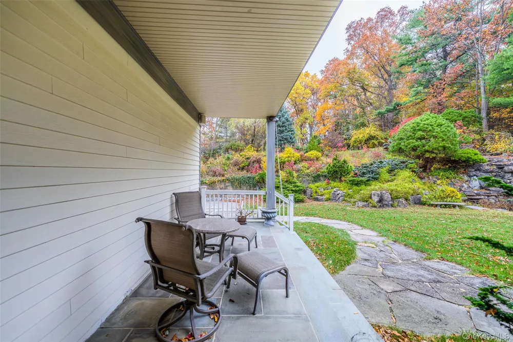 5 Westgate Road Muttontown, NY 11791
