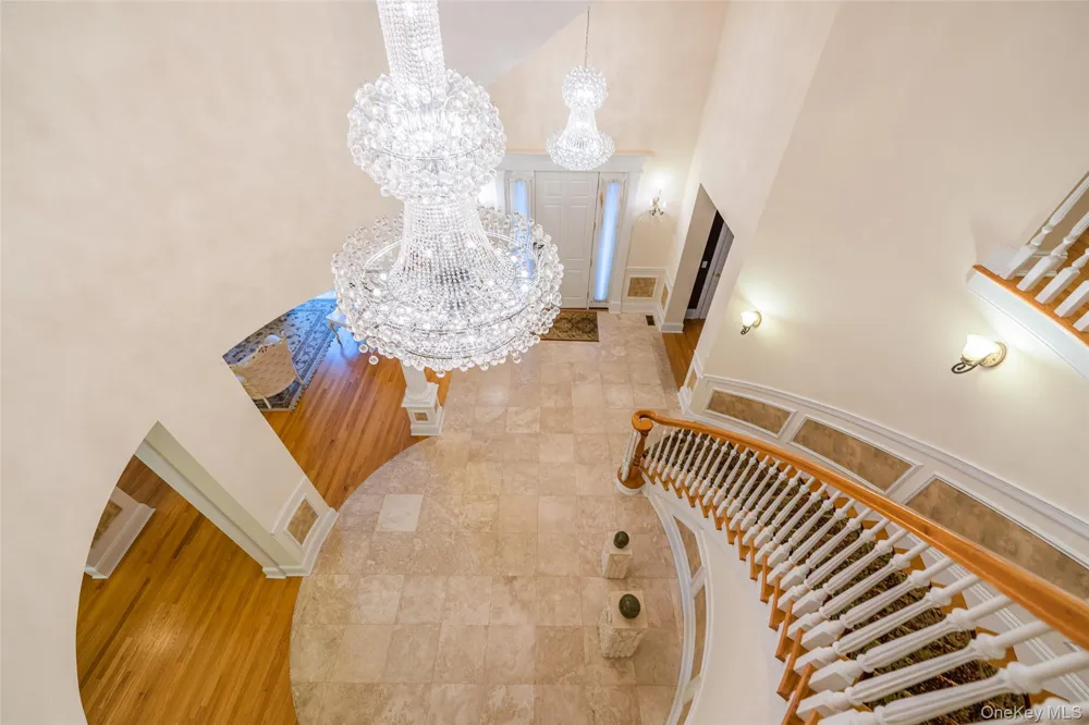 5 Westgate Road Muttontown, NY 11791