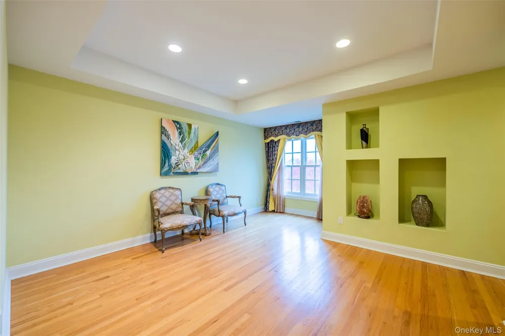 5 Westgate Road Muttontown, NY 11791