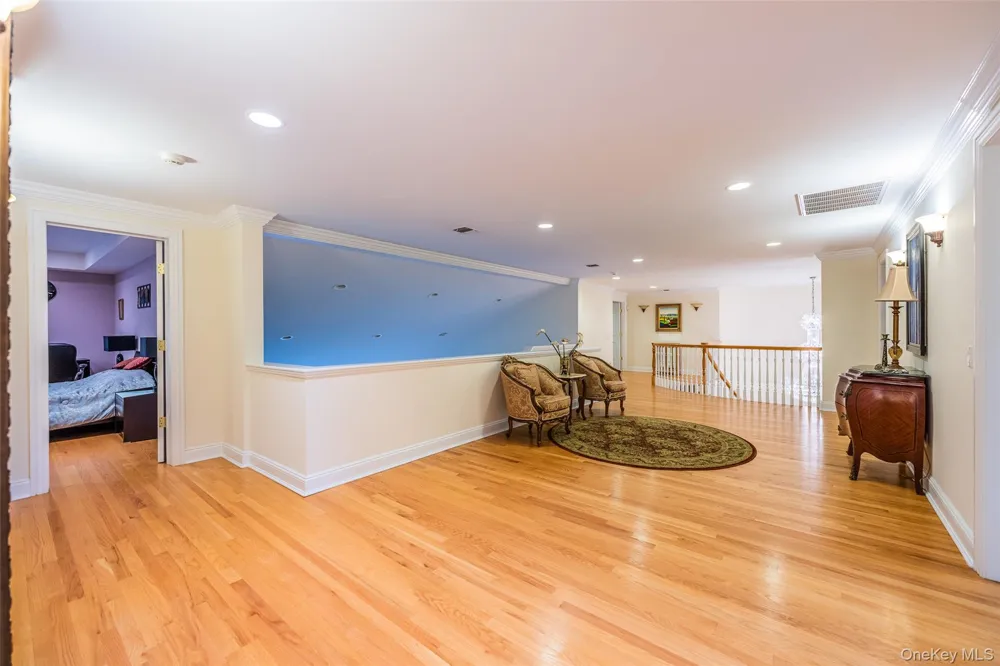 5 Westgate Road Muttontown, NY 11791