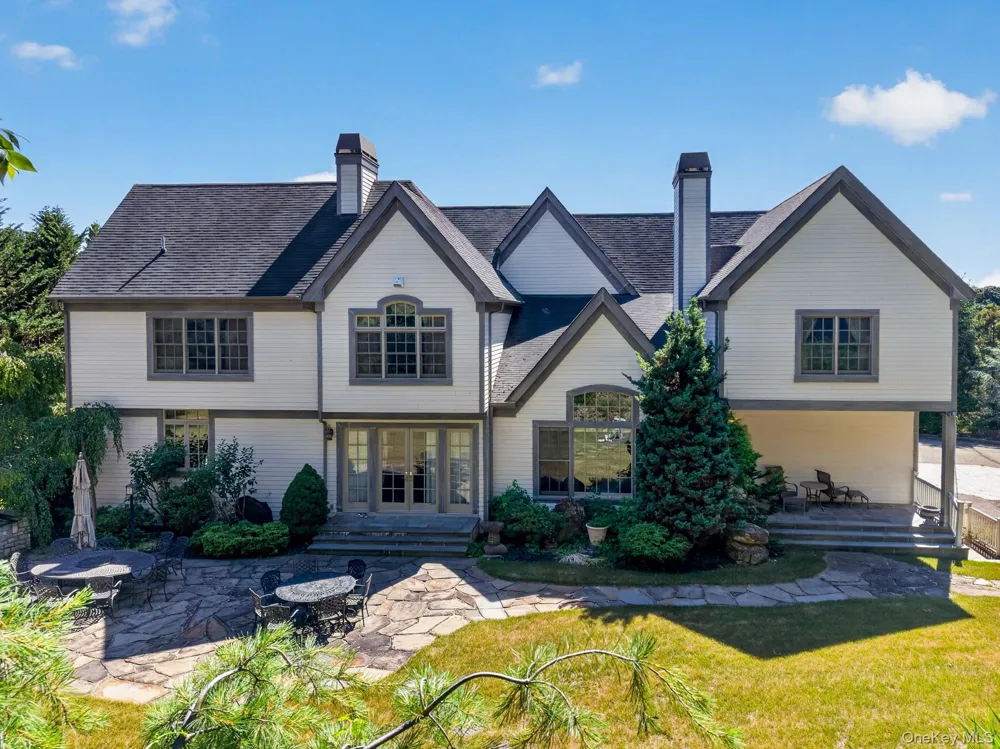 5 Westgate Road Muttontown, NY 11791