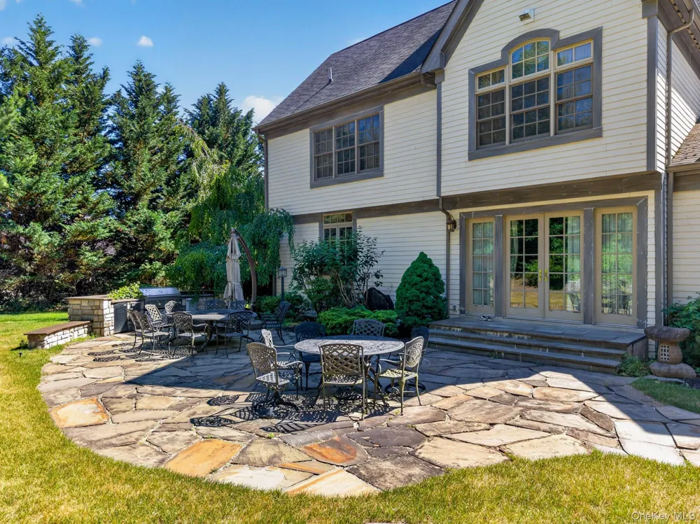 5 Westgate Road Muttontown, NY 11791