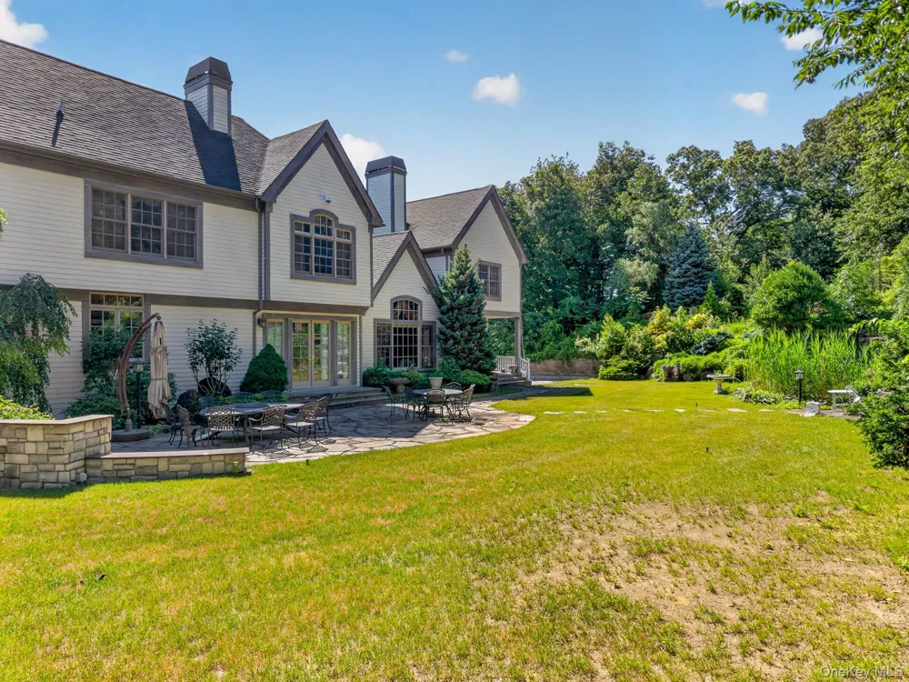 5 Westgate Road Muttontown, NY 11791