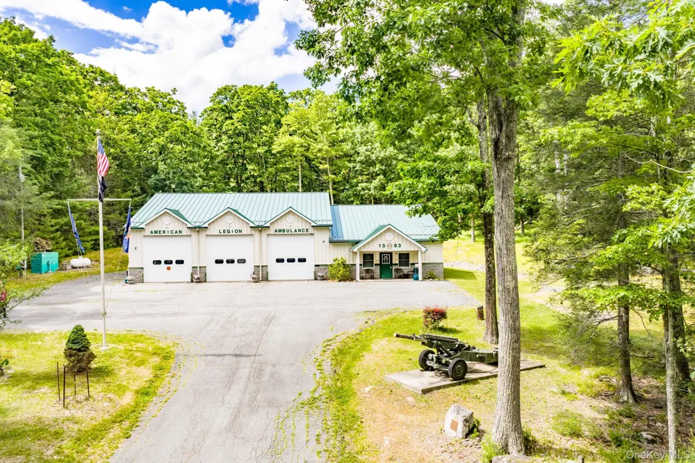 17 Collins Road Eldred, NY 12732