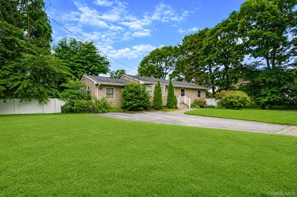 2 Amarr Drive Shirley, NY 11967