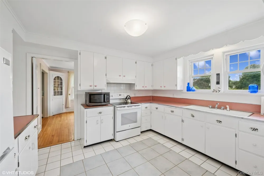 4900 Depot Lane Cutchogue, NY 11935