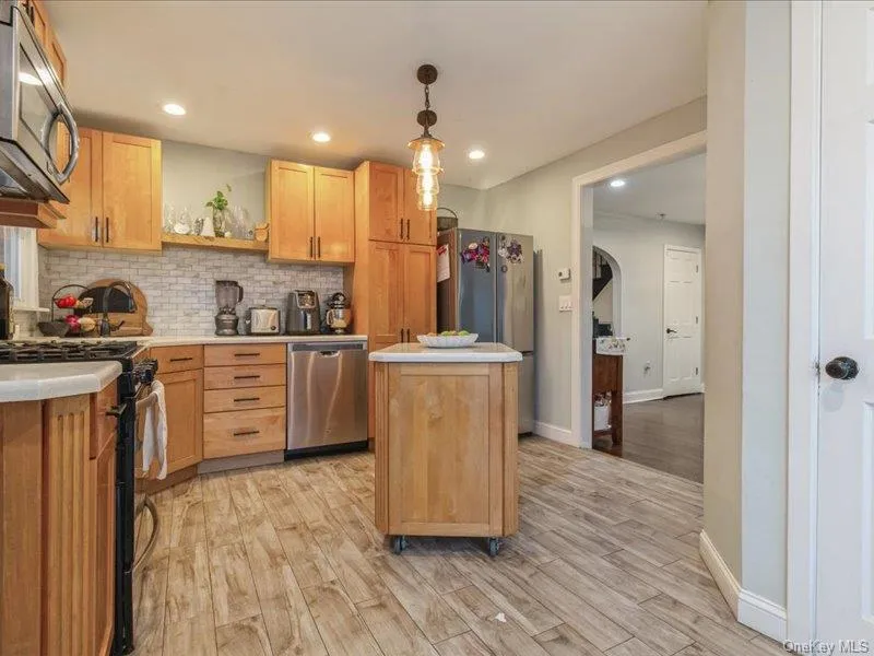 167 Lakeview Avenue Lynbrook, NY 11563
