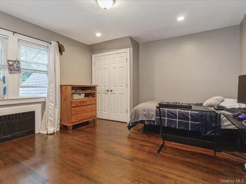 167 Lakeview Avenue Lynbrook, NY 11563