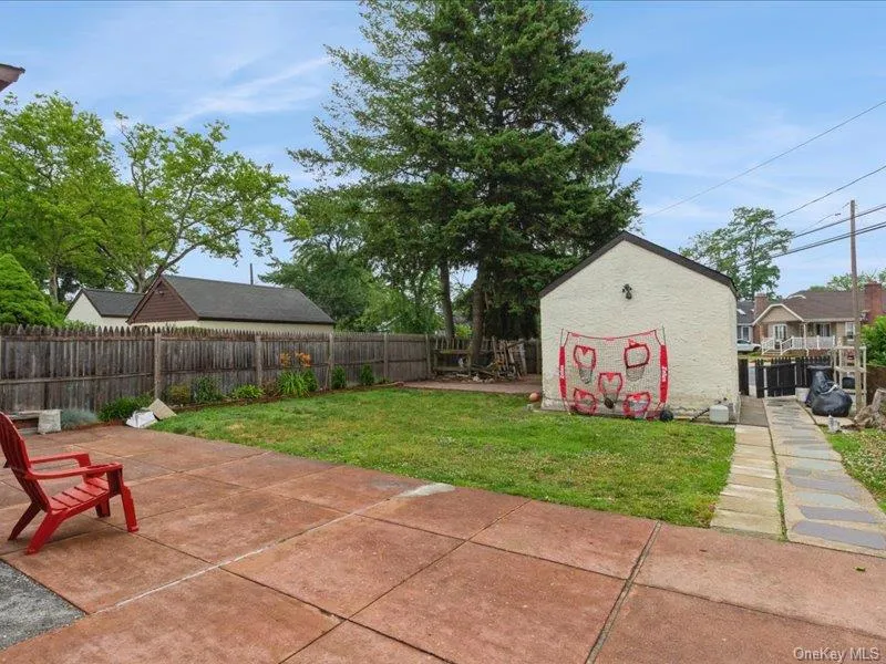 167 Lakeview Avenue Lynbrook, NY 11563