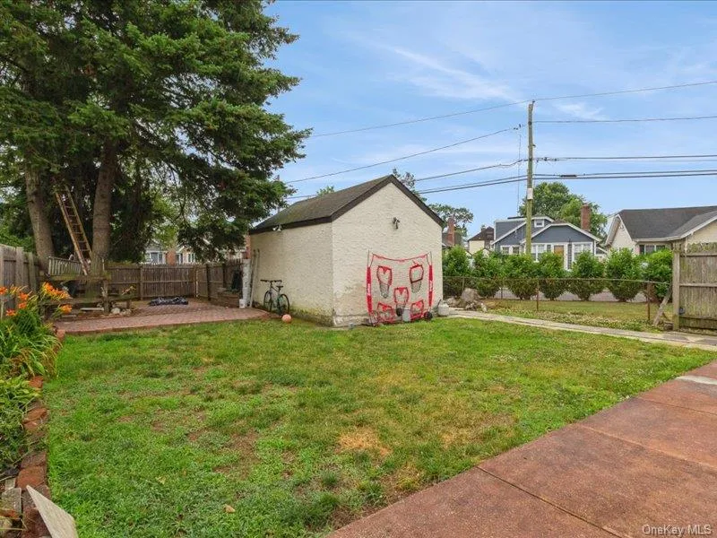 167 Lakeview Avenue Lynbrook, NY 11563