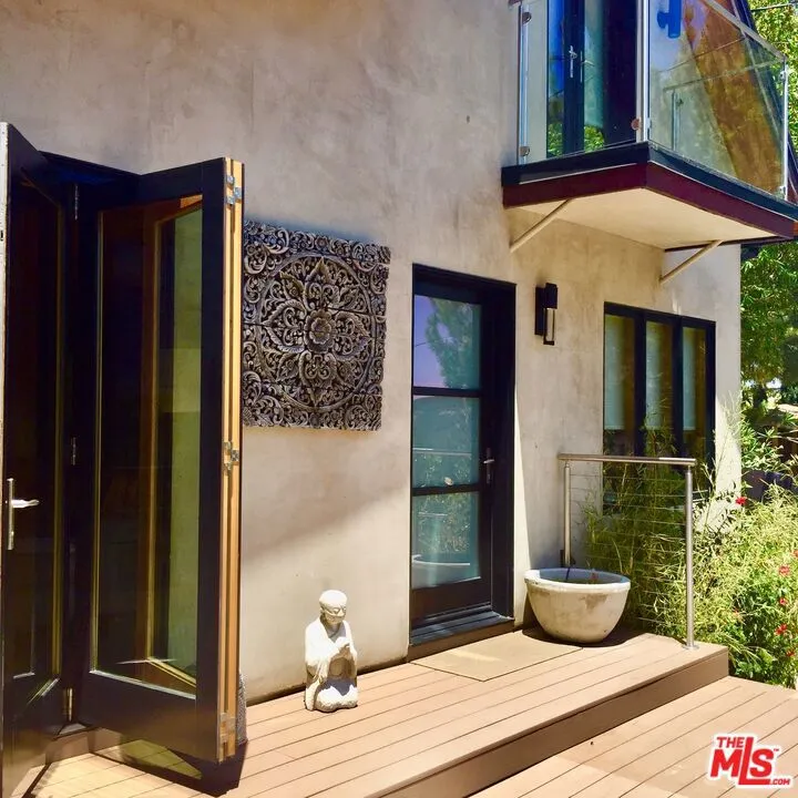1421 Fernwood Pacific Drive Topanga, CA 90290