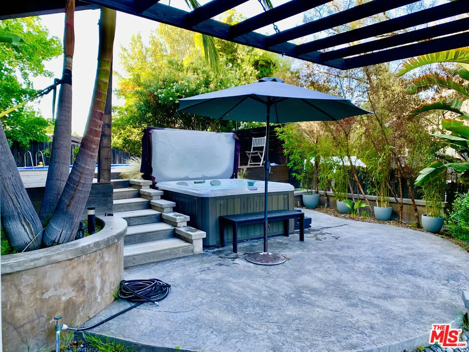 1421 Fernwood Pacific Drive Topanga, CA 90290
