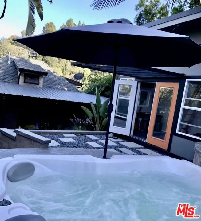 1421 Fernwood Pacific Drive Topanga, CA 90290