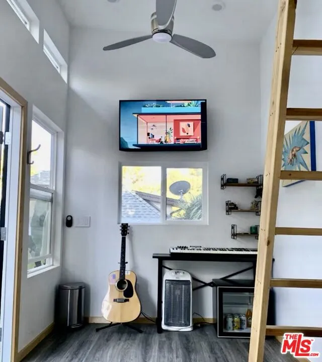 1421 Fernwood Pacific Drive Topanga, CA 90290