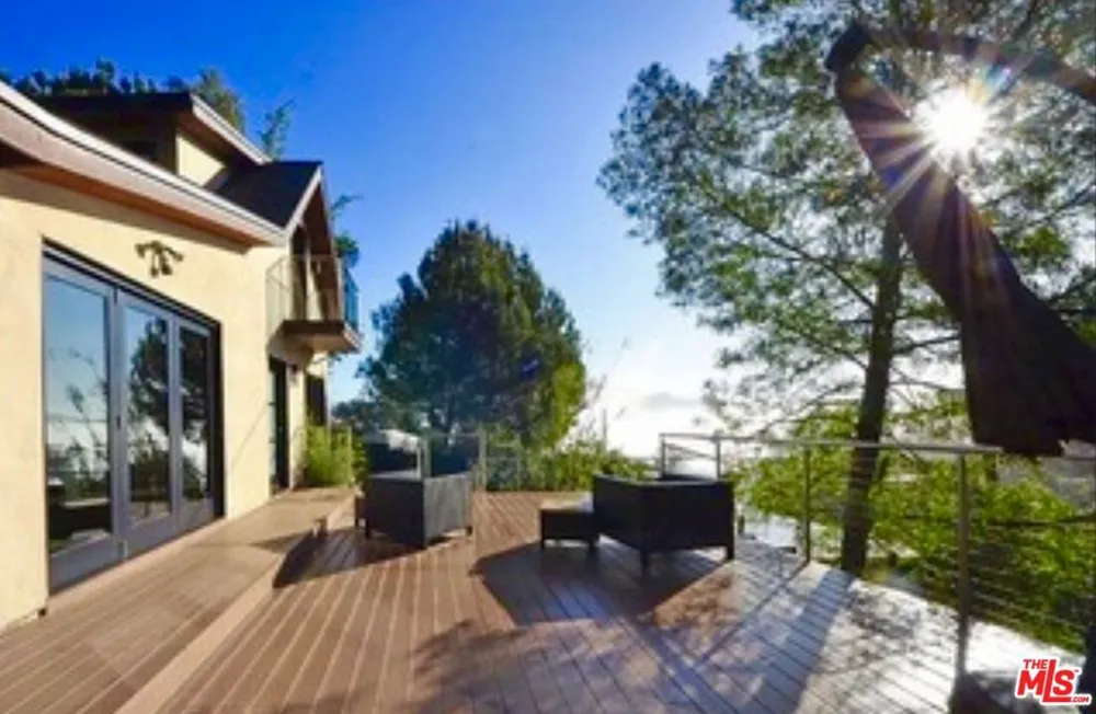 1421 Fernwood Pacific Drive Topanga, CA 90290