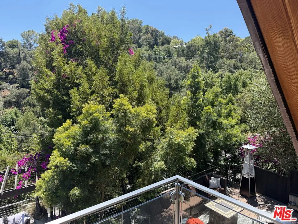 1421 Fernwood Pacific Drive Topanga, CA 90290