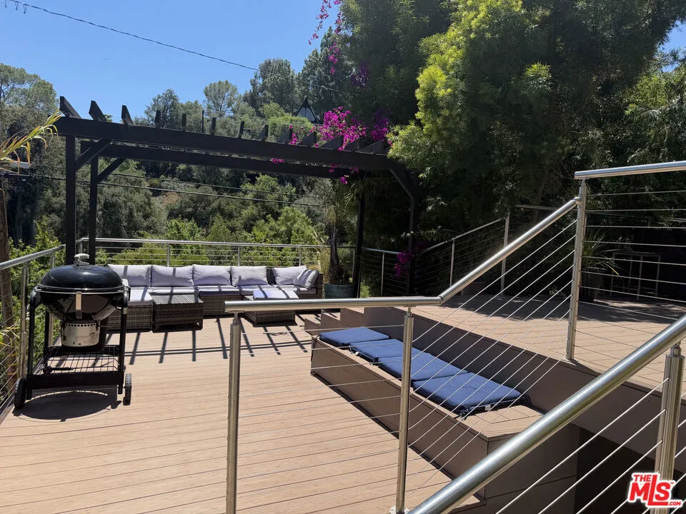 1421 Fernwood Pacific Drive Topanga, CA 90290