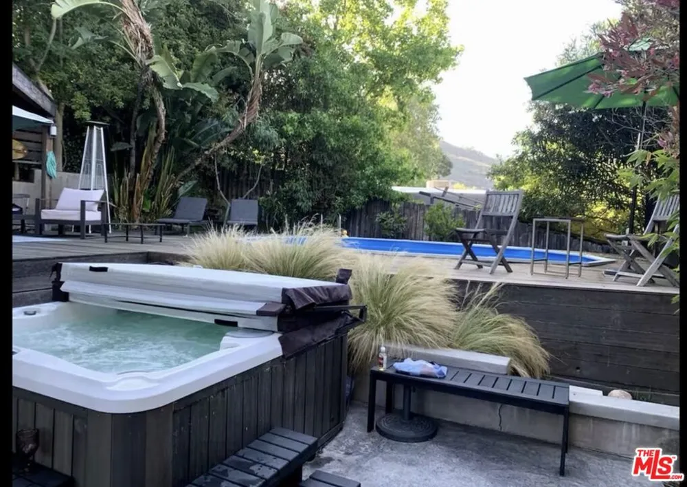 1421 Fernwood Pacific Drive Topanga, CA 90290