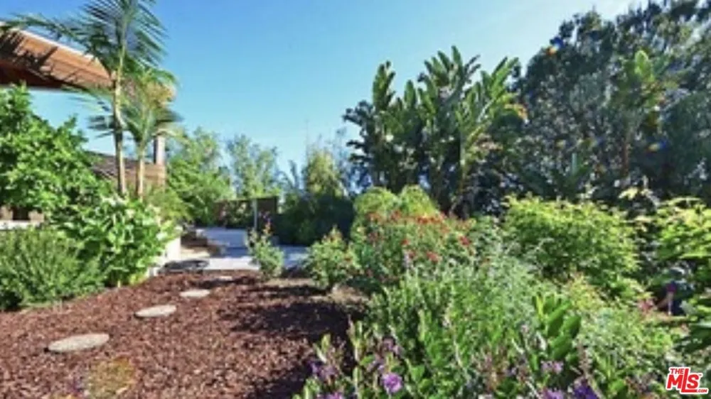 1421 Fernwood Pacific Drive Topanga, CA 90290