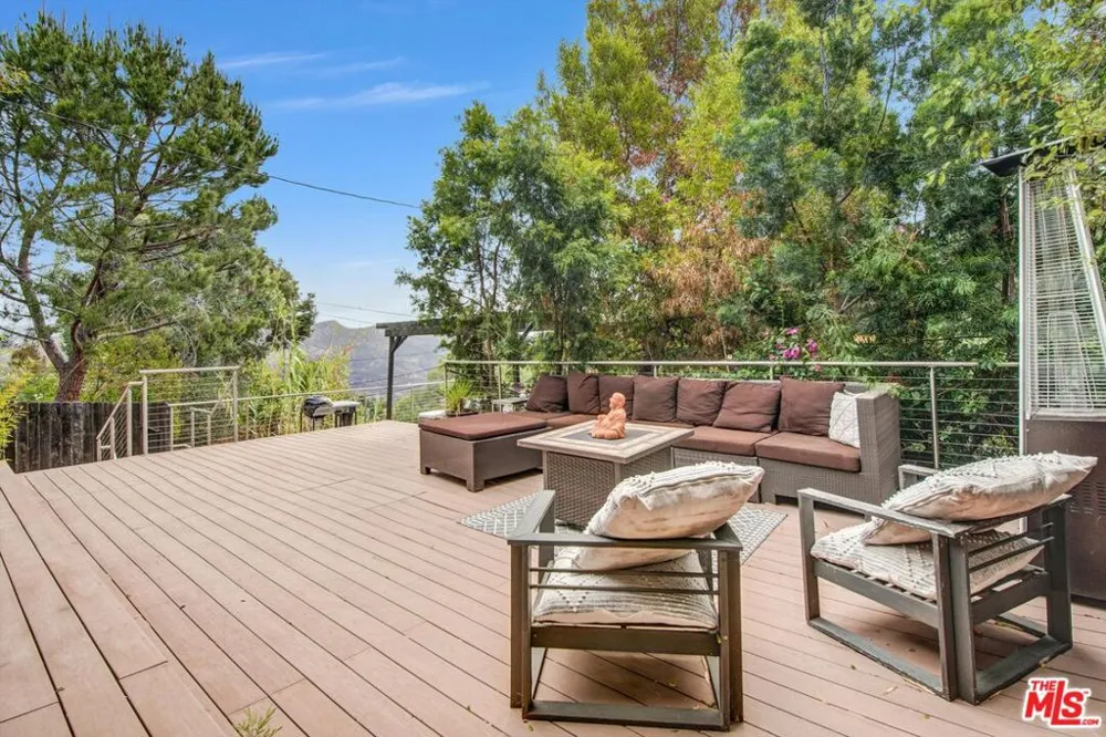 1421 Fernwood Pacific Drive Topanga, CA 90290