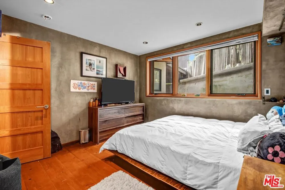 1421 Fernwood Pacific Drive Topanga, CA 90290