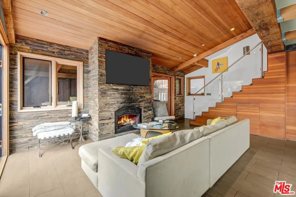 1421 Fernwood Pacific Drive Topanga, CA 90290