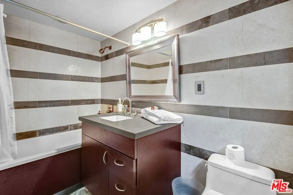 1421 Fernwood Pacific Drive Topanga, CA 90290