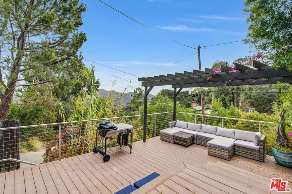 1421 Fernwood Pacific Drive Topanga, CA 90290