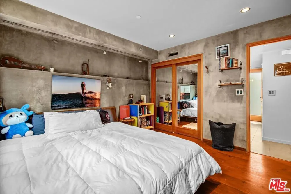 1421 Fernwood Pacific Drive Topanga, CA 90290