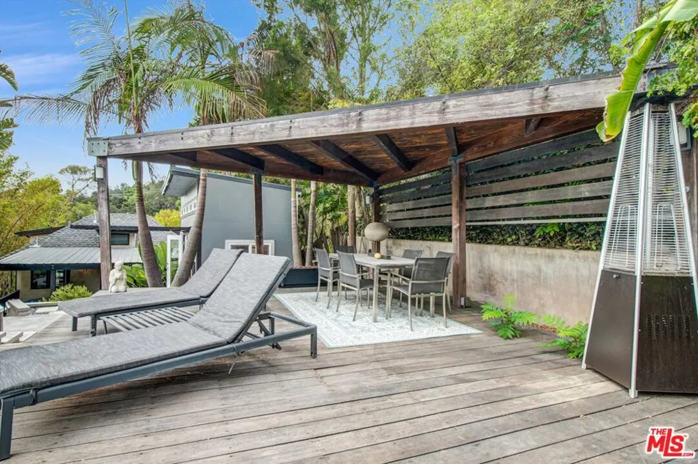 1421 Fernwood Pacific Drive Topanga, CA 90290