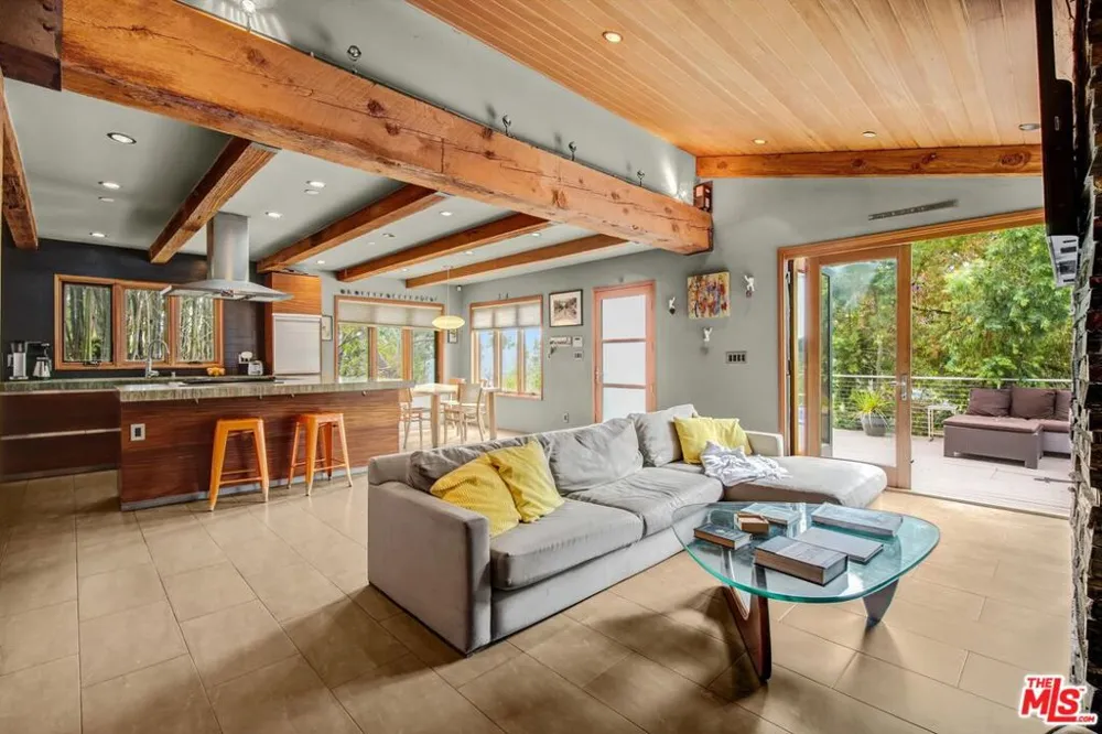 1421 Fernwood Pacific Drive Topanga, CA 90290