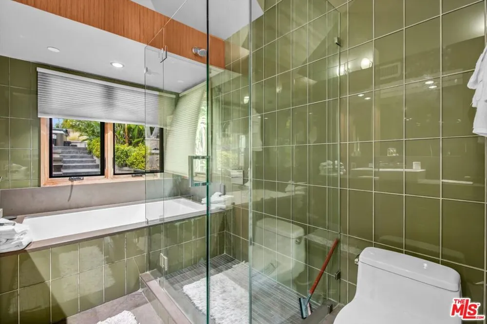 1421 Fernwood Pacific Drive Topanga, CA 90290